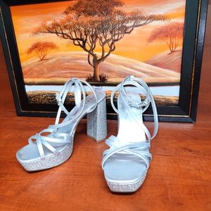 Guess Los Angeles' square heels